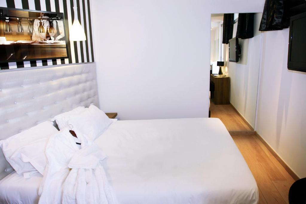 Le Pre Du Moulin - Maison Alonso - Hotel & Restaurant Sérignan-du-Comtat 객실 사진