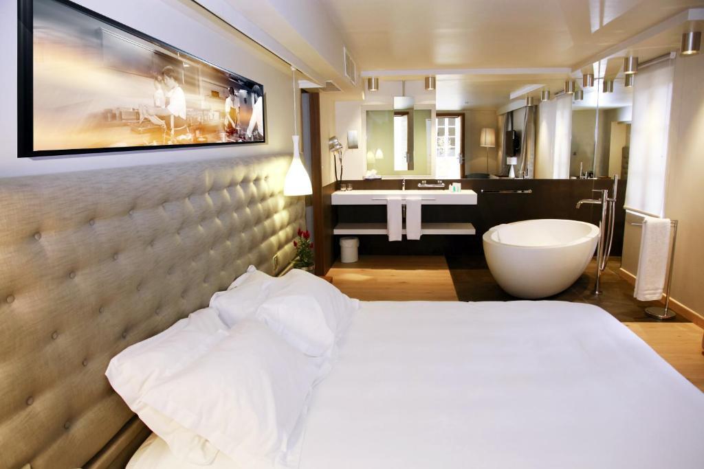 Le Pre Du Moulin - Maison Alonso - Hotel & Restaurant Sérignan-du-Comtat 객실 사진