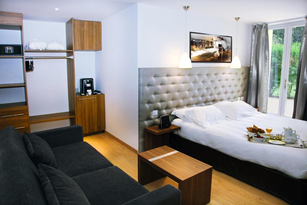 Le Pre Du Moulin - Maison Alonso - Hotel & Restaurant Sérignan-du-Comtat 객실 사진
